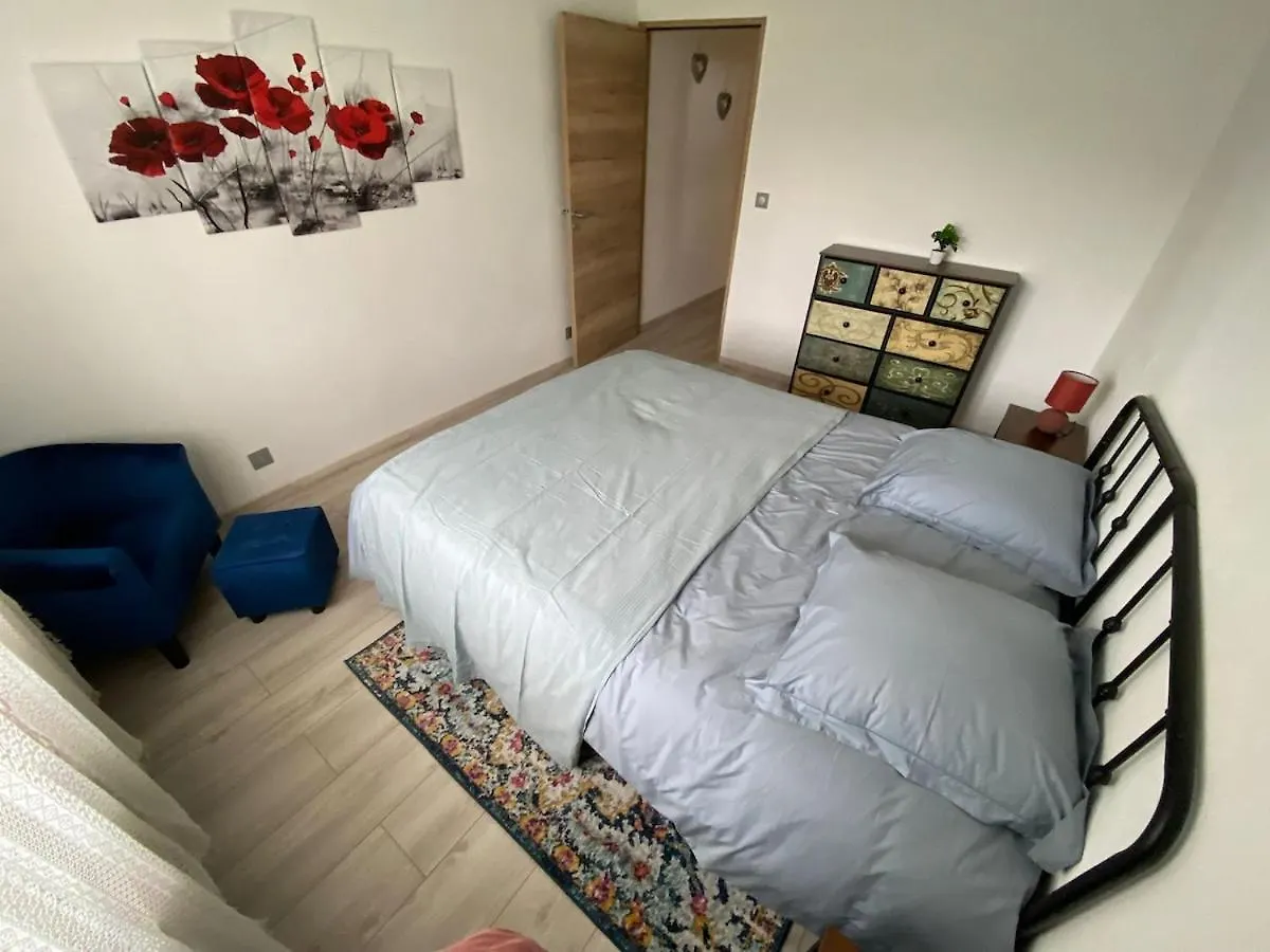 Maison De Vacances Ongles 0*,  France