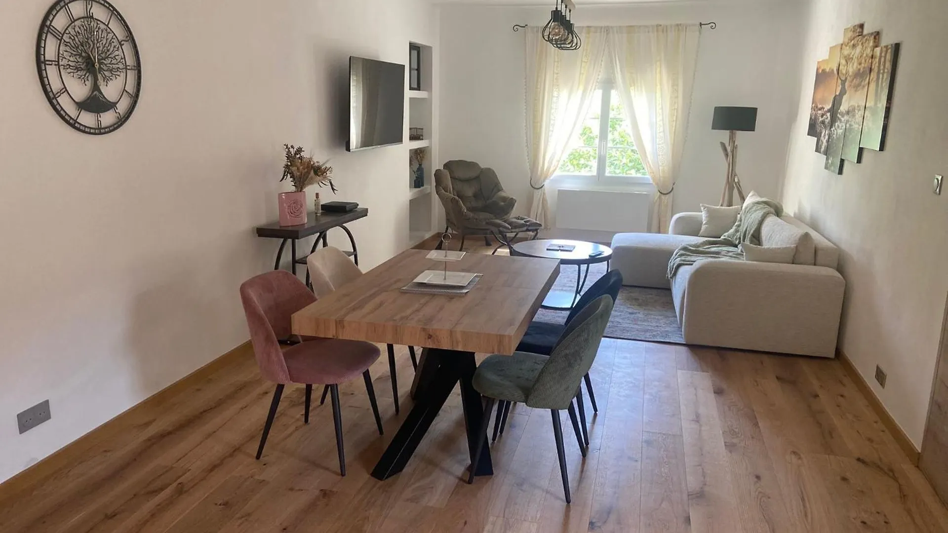 Maison De Vacances Ongles Holiday home